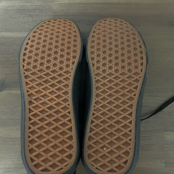 Vans - Picture 7 of 7